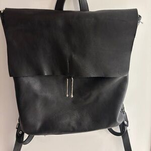 Opelle Creative slim leather backpack